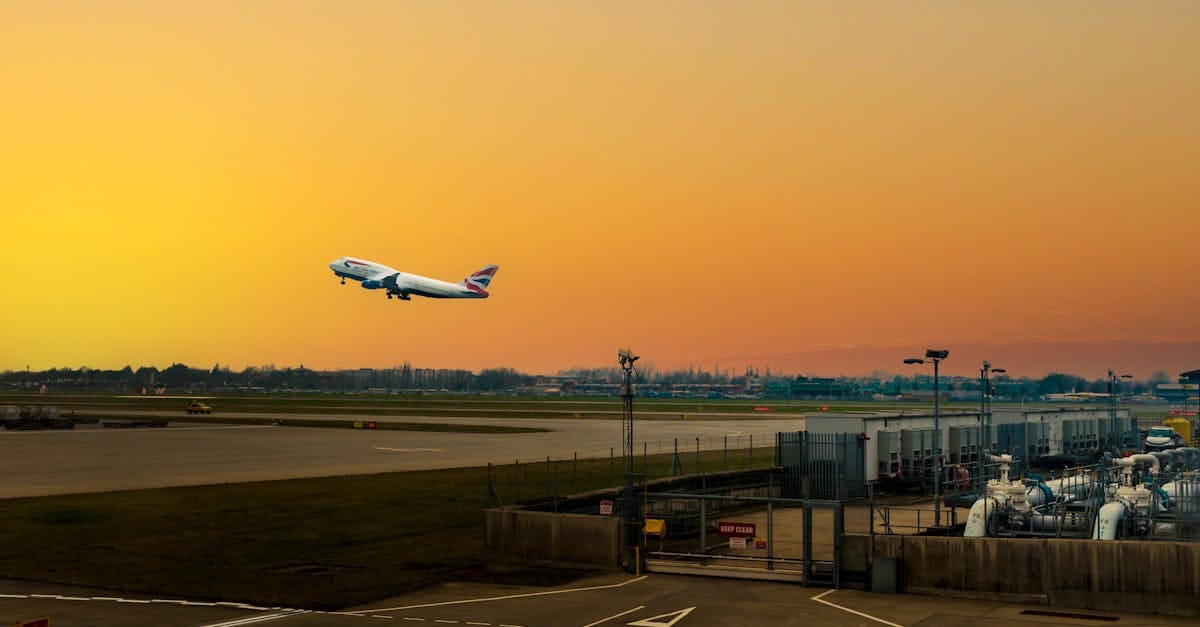 Boutique duty-free dans un aéroport britannique avec produits hors taxes pour voyageurs internationaux