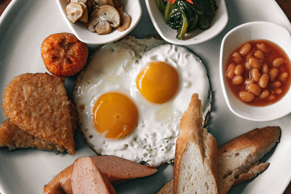 Full English breakfast œufs frits toast haricots