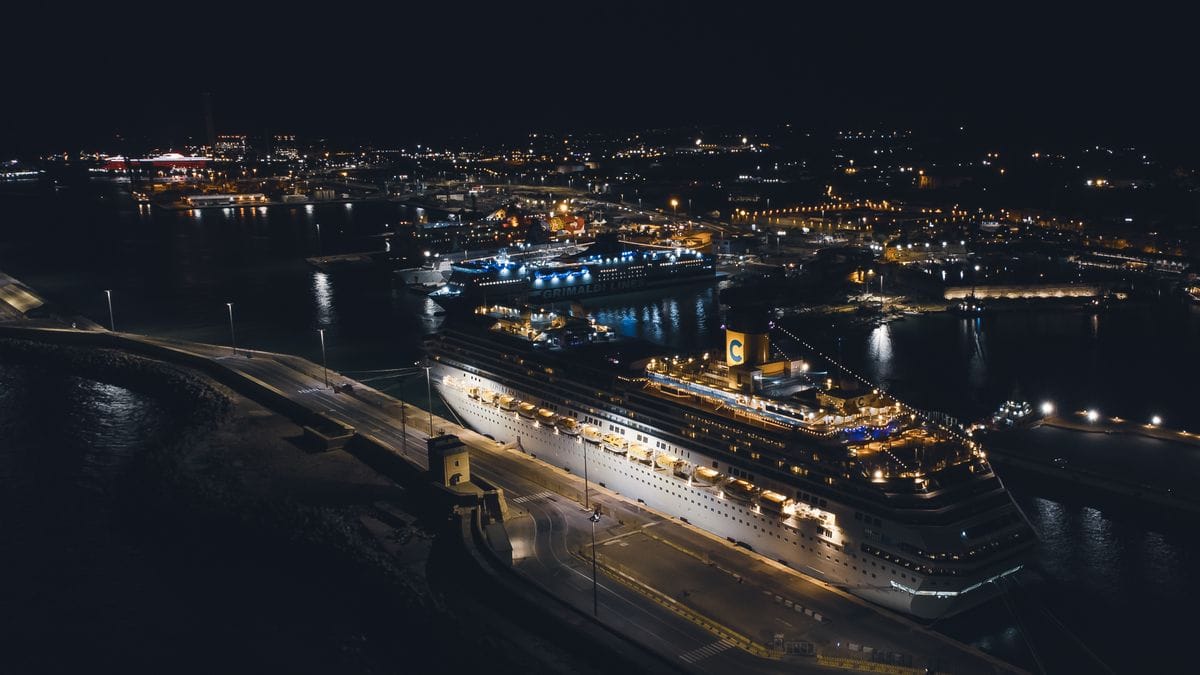 ETA UK croisière refus au port