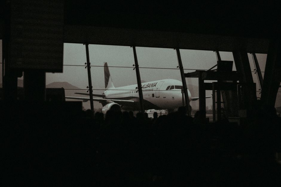 Avion au départ illustrant la taxe aéroport au Royaume-Uni
