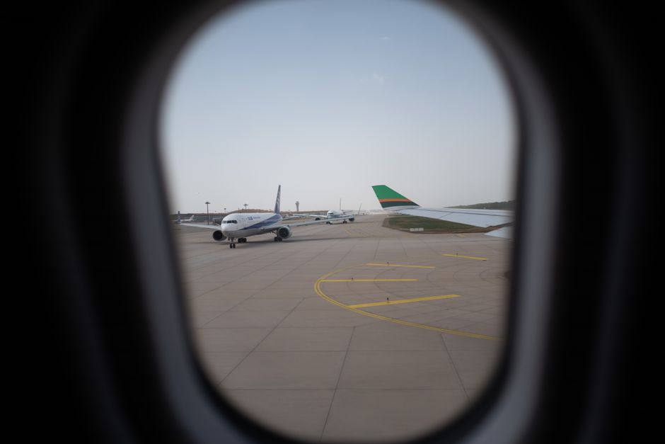 Tableau d'affichage des vols dans un aéroport britannique