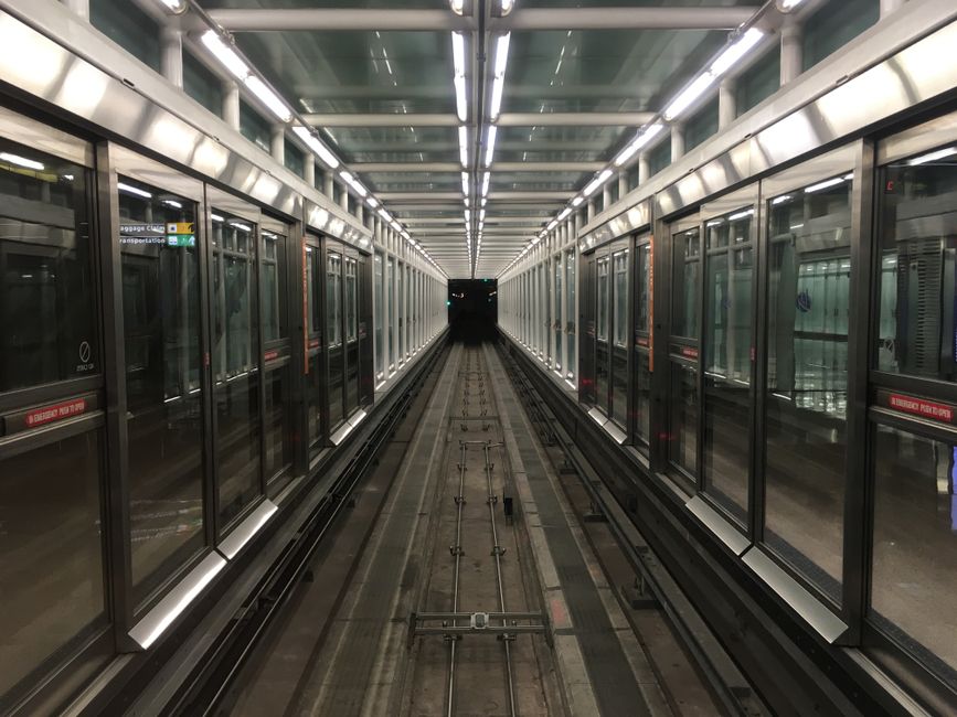 De Heathrow au centre de Londres : options de transport en train, métro et taxi pour rejoindre la ville avec une ETA