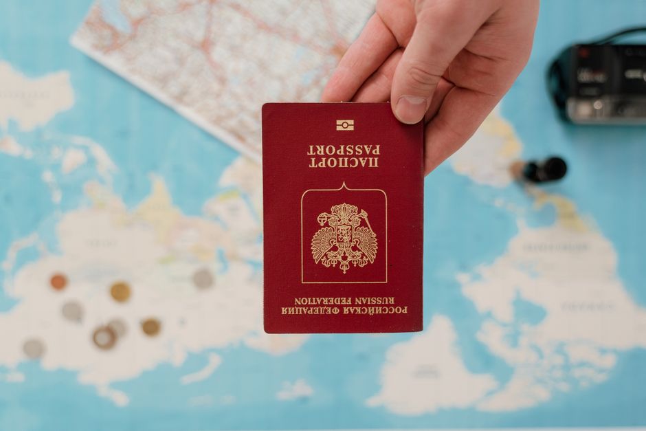 Cartes bancaires et livres sterling pour payer un visa britannique
