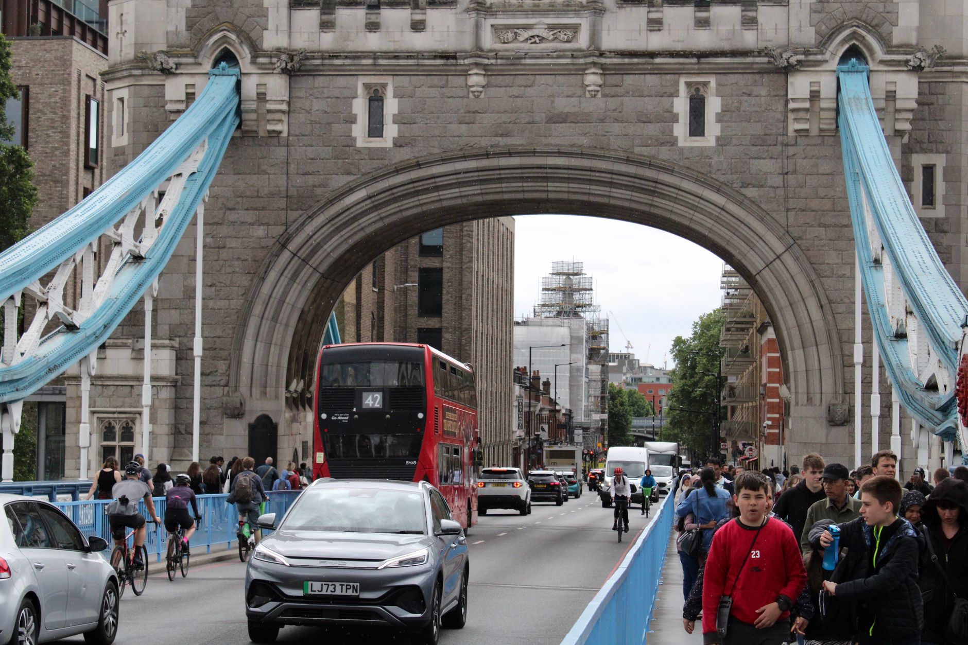 Voyageurs à Londres après un long trajet en train depuis Marseille