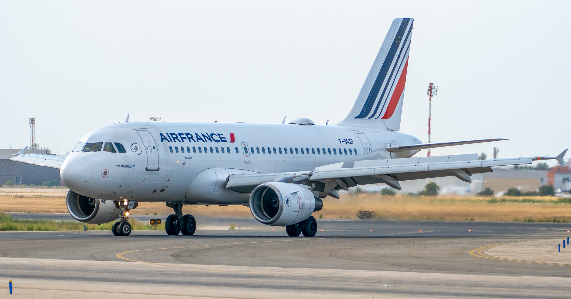 Avion à l'aéroport de Nice, principal point de départ des voyageurs monégasques